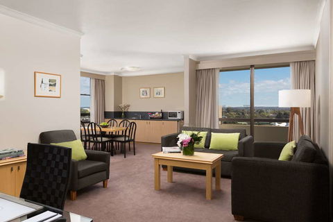 The Miller Hotel - Accommodation Noosa 7