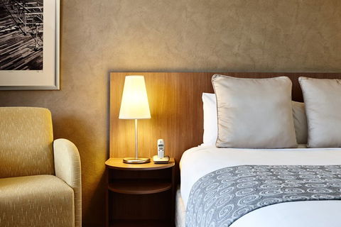 Hotel Urban St Leonards - Accommodation Noosa 7