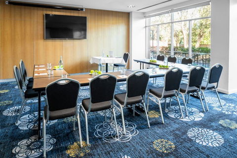 Hotel Urban St Leonards - Accommodation Noosa 8