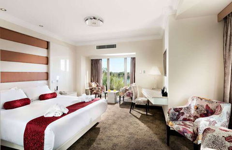 Swan River Hotel - Accommodation Noosa 7
