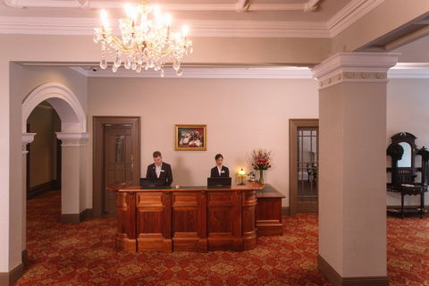Hadley's Orient Hotel - Accommodation Noosa 1