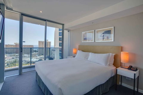 Hilton Surfers Paradise Hotel - Accommodation Noosa 4