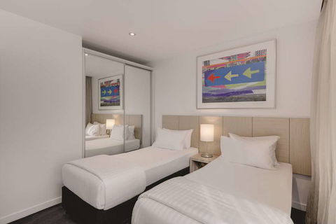 Travelodge Melbourne Docklands - Accommodation Noosa 5
