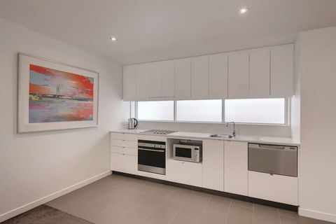 Travelodge Melbourne Docklands - Accommodation Noosa 6