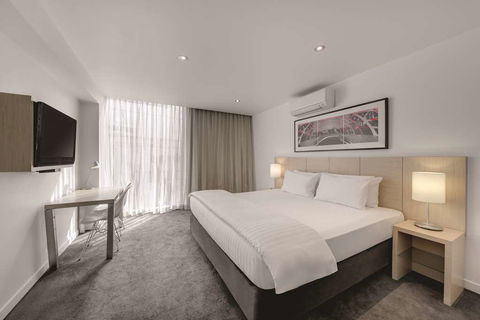 Travelodge Melbourne Docklands - Accommodation Noosa 11