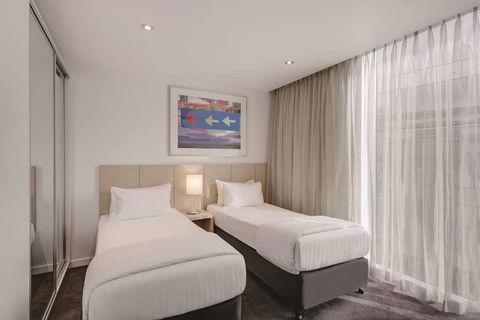 Travelodge Melbourne Docklands - Accommodation Noosa 13