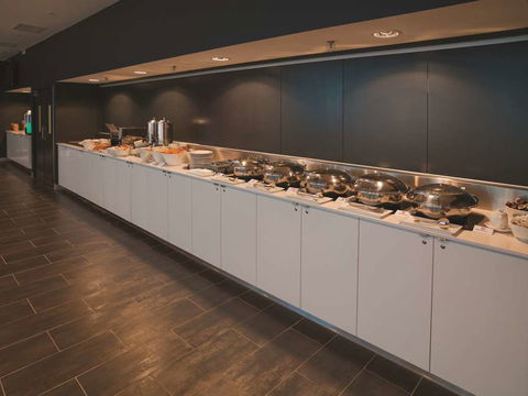 Travelodge Melbourne Docklands - Accommodation Noosa 16