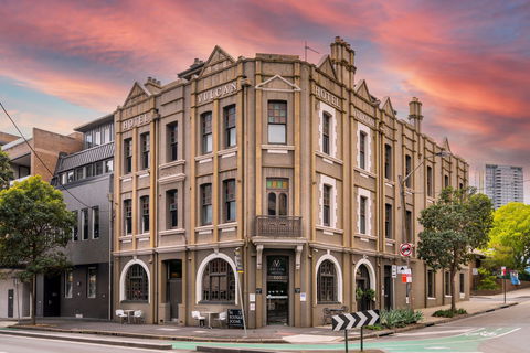 The Vulcan Hotel - Accommodation Noosa 0