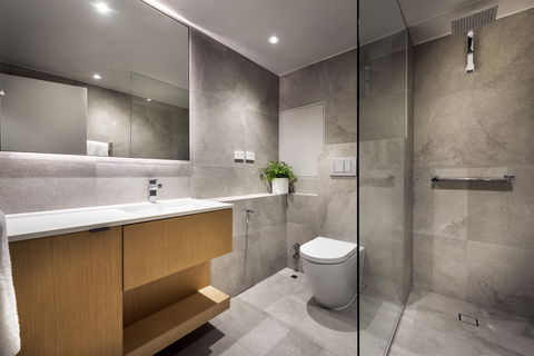 Tradewinds Hotel - Accommodation Noosa 2