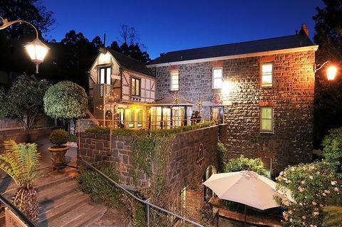 Adeline Bed & Breakfast - Accommodation Noosa 0