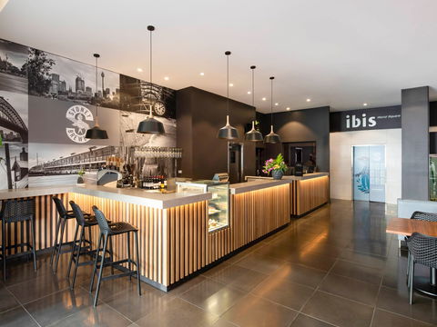 Hotel Ibis World Square - Accommodation Noosa 0