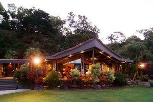 Trinity Beach Palace - Accommodation Noosa 0