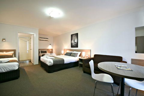 The Aberdeen Motel - Accommodation Noosa 2