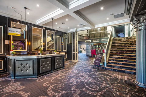 Skyways Hotel - Accommodation Noosa 0