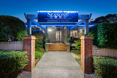 Ambassador On Ruthven Motel - Accommodation Noosa 2