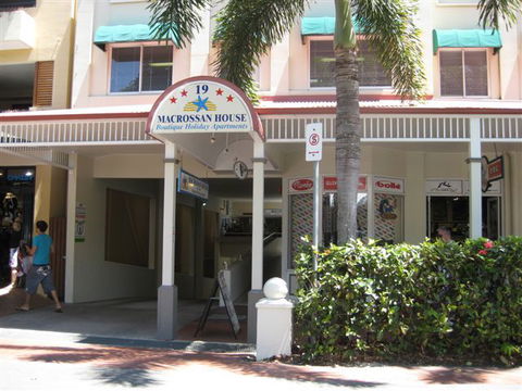 Macrossan House Boutique Holidays Apts - Accommodation Noosa 1
