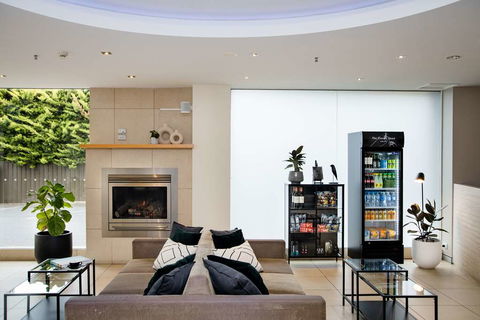 The Terrace Hotel - Accommodation Noosa 2