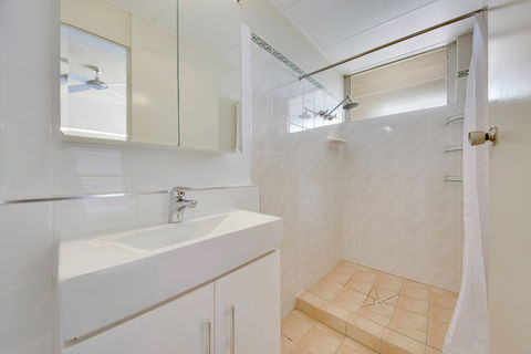 Camelot Motel - Accommodation Noosa 1