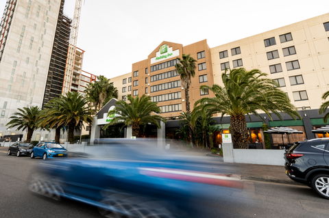 Holiday Inn Parramatta - Accommodation Noosa 1