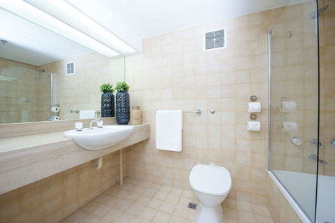 Best Western Plus Hotel Lord Forrest - Accommodation Noosa 4