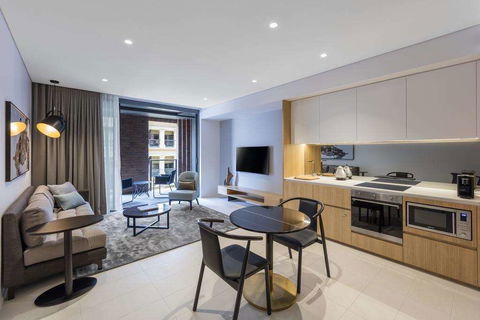 SKYE Suites Sydney - Accommodation Noosa 6
