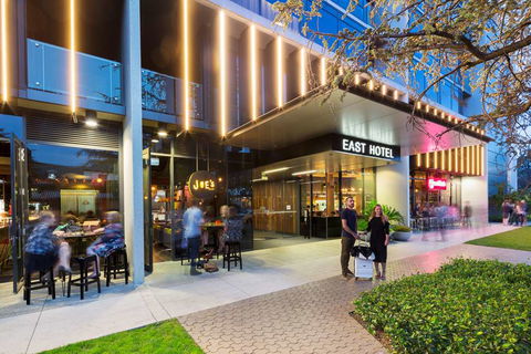 East Hotel - Accommodation Noosa 1