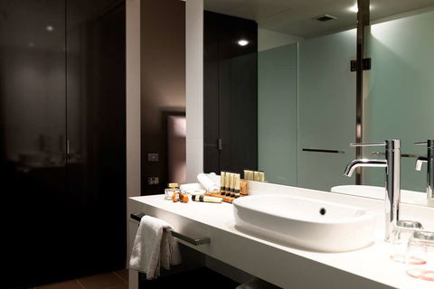 East Hotel - Accommodation Noosa 6