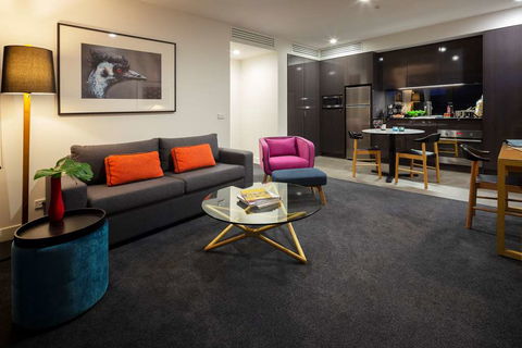 East Hotel - Accommodation Noosa 8