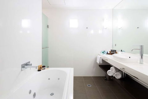 East Hotel - Accommodation Noosa 14