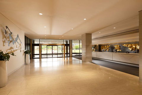 Hilton Adelaide - Accommodation Noosa 2