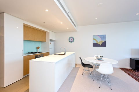 Astra Apartments MacQuarie Park - Accommodation Noosa 2