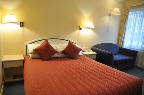 Sunrise Motor Inn - Accommodation Noosa 1