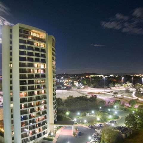 BreakFree Capital Tower - Accommodation Noosa 0