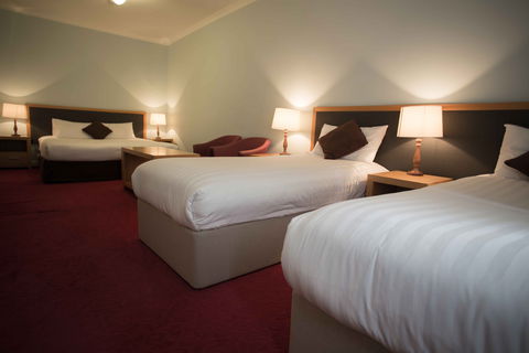 Hotel Blue - Accommodation Noosa 2