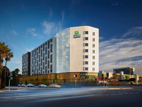 Holiday Inn Express Sydney Airport - Accommodation Noosa 2