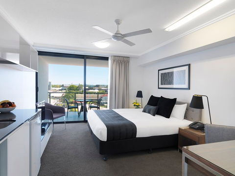 Oaks Carlyle - Accommodation Noosa 2