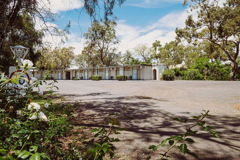 Artesian Spa Motor Inn - Accommodation Noosa 1