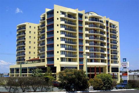 Springwood Tower Apartment Hotel - Accommodation Noosa 0