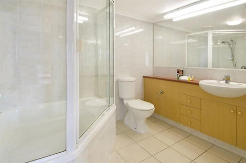 Springwood Tower Apartment Hotel - Accommodation Noosa 2