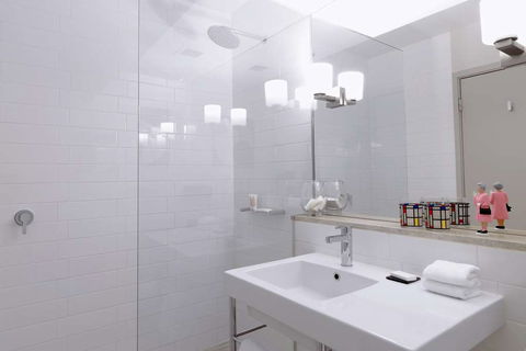 QT Canberra - Accommodation Noosa 5