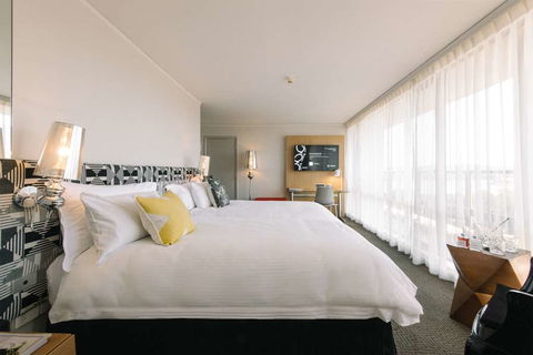 QT Canberra - Accommodation Noosa 6
