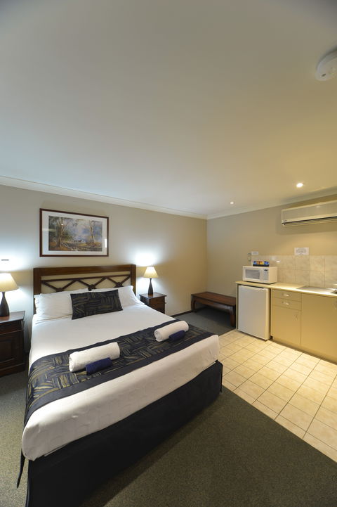 Wattle Grove Motel - Accommodation Noosa 2