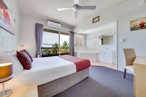 Camelot Motel - Accommodation Noosa 2