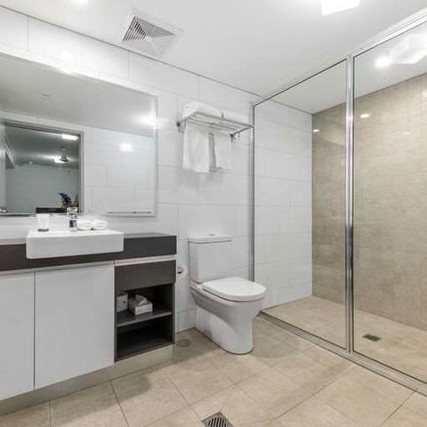 H On Mitchell Apartment Hotel - Accommodation Noosa 2