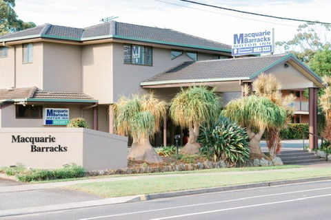 Macquarie Barracks Inn - Accommodation Noosa 0