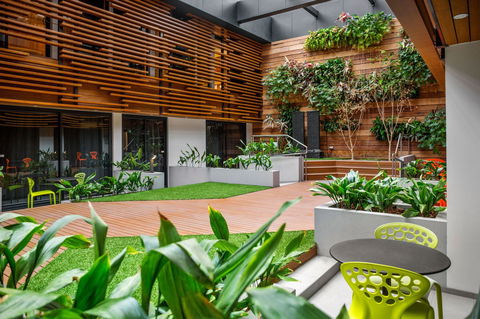 Jasper Hotel - Accommodation Noosa 1