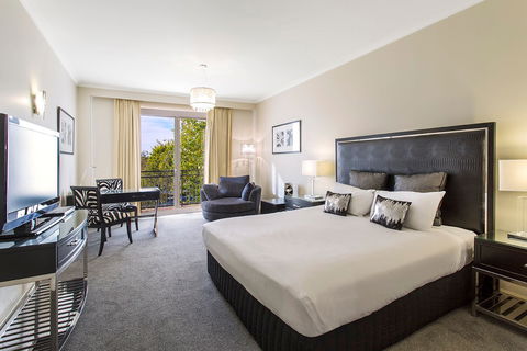 The Carrington - Accommodation Noosa 2