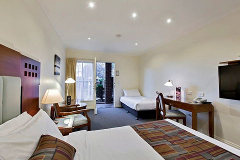 Best Western Plus The Buckingham Inn - Accommodation Noosa 1