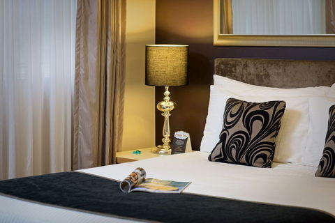 Treasury On Collins Hotel - Accommodation Noosa 2