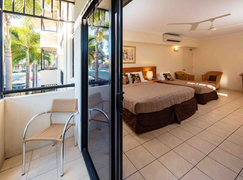 Cairns Queenscourt - Accommodation Noosa 2